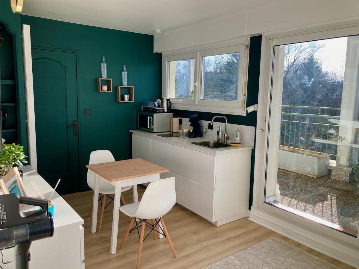 Appartement Avec Terrasse Et Parking Gratuit Accole Montbéliard Eksteriør bilde