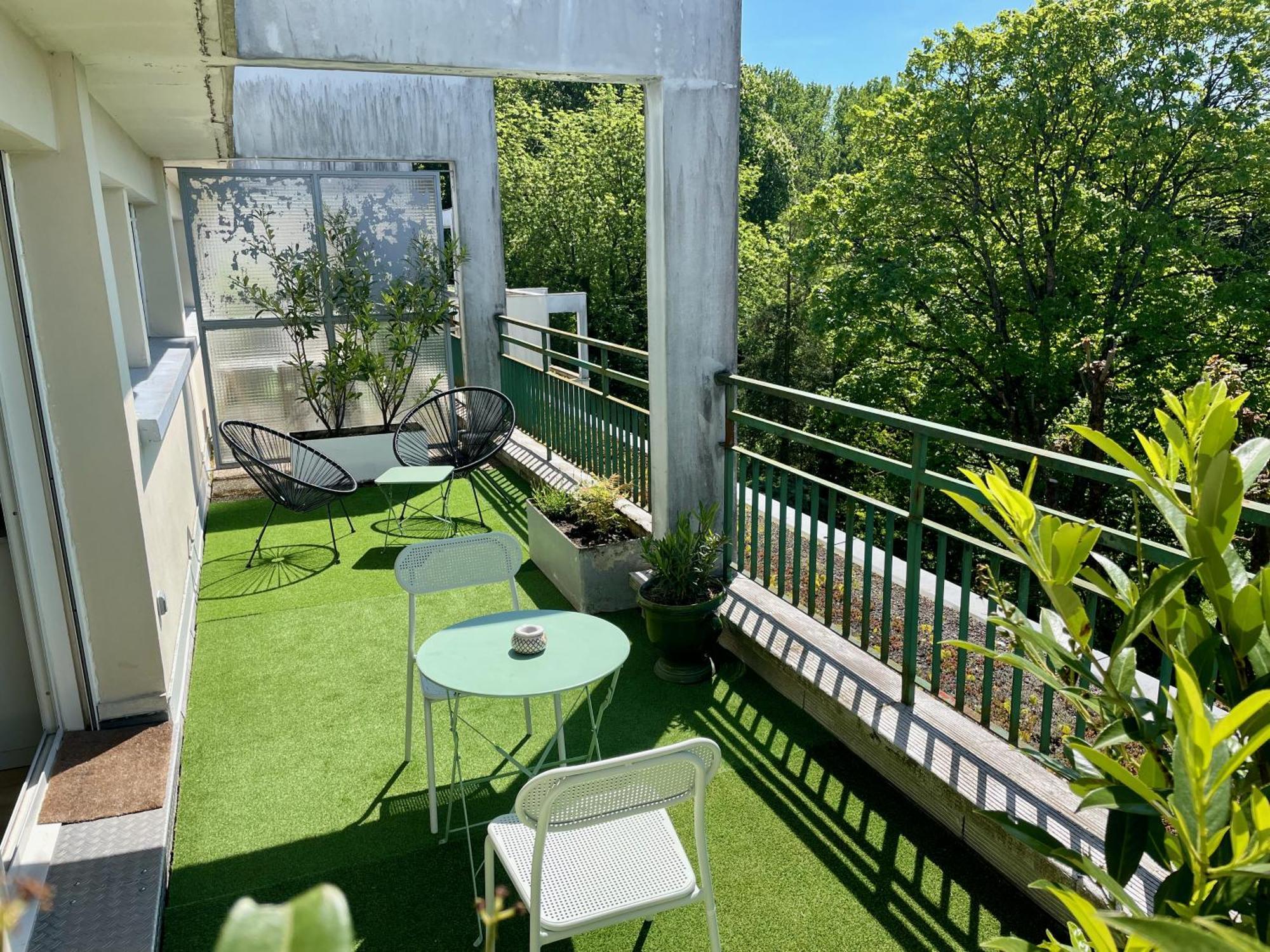 Appartement Avec Terrasse Et Parking Gratuit Accole Montbéliard Eksteriør bilde