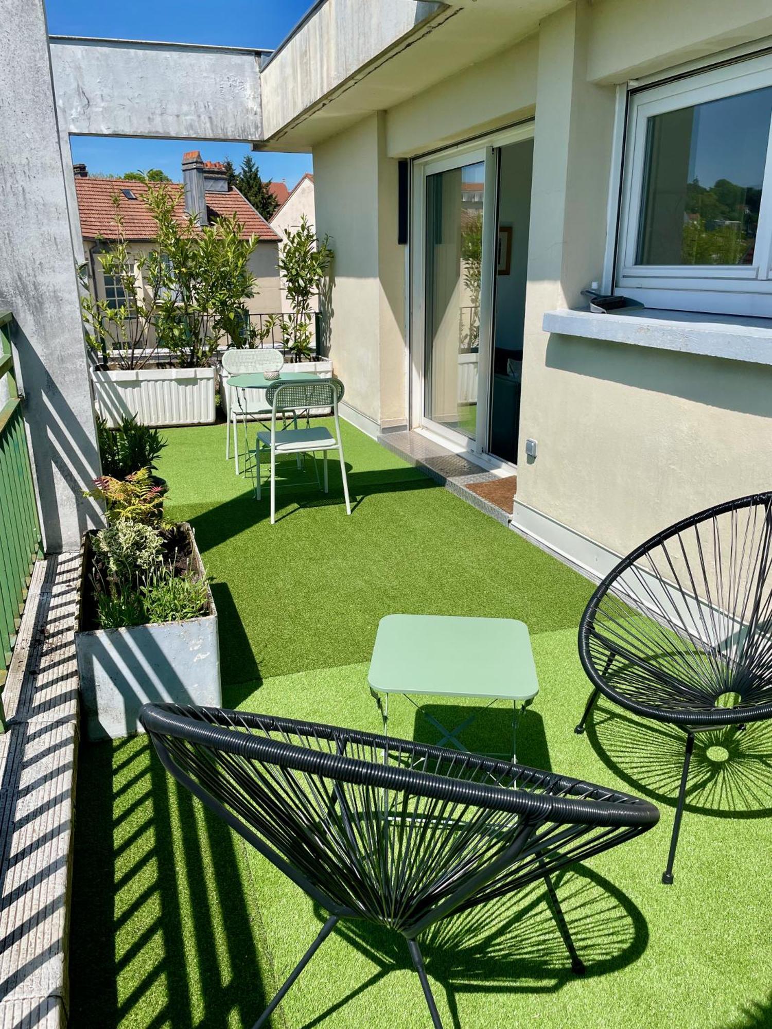 Appartement Avec Terrasse Et Parking Gratuit Accole Montbéliard Eksteriør bilde